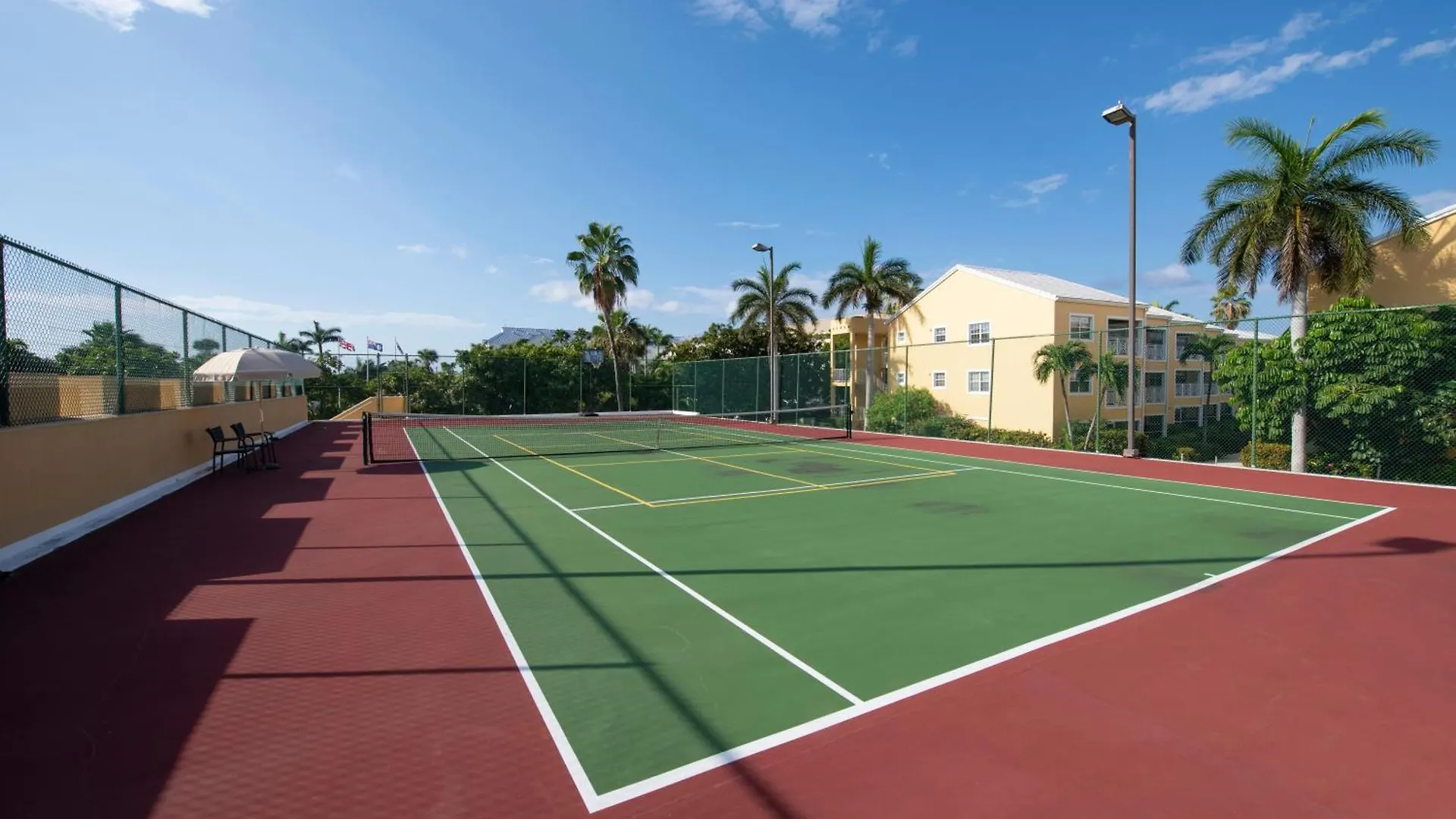Сasa de vacaciones Regal Beach Club #322 George Town